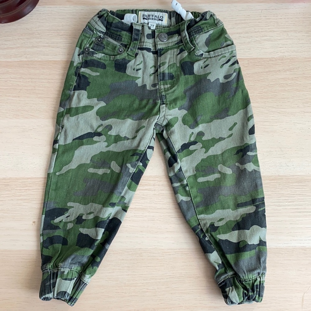 EUC Buffalo David Bitton Camo Joggers size 2T